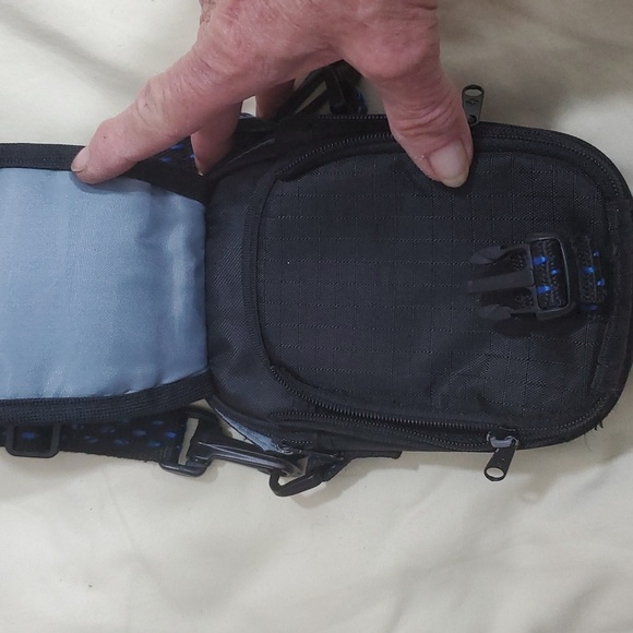 SAMSONITE Small Black Camera Bag Case with Adjustable Carry Strap Belt Loop-EC - Picture 2 of 9